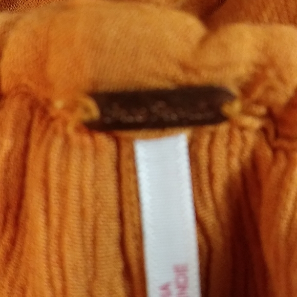 Free People 100% Viscose. Large - Picture 8 of 8